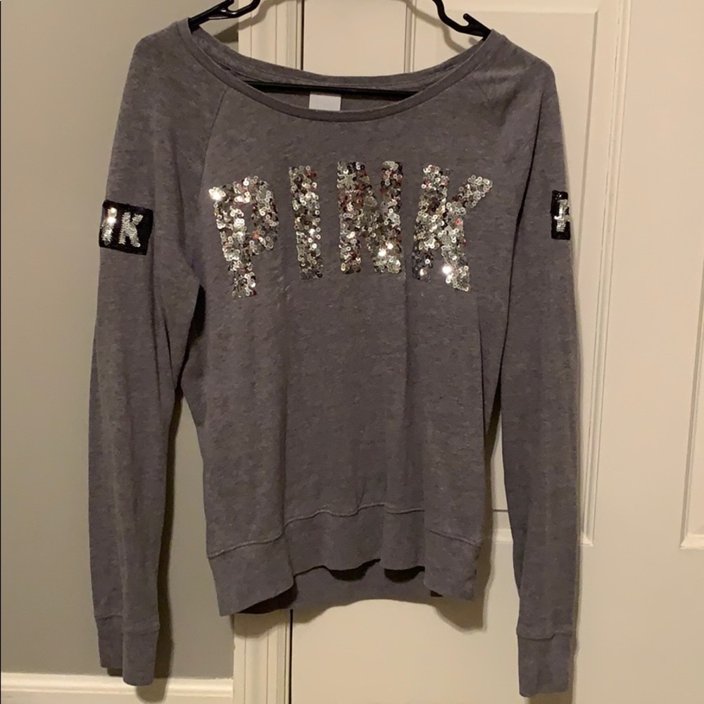 Grey long sleeve tee